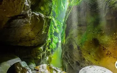 Yelbong Canyon Cave