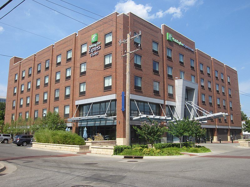 Holiday Inn Express & Suites 